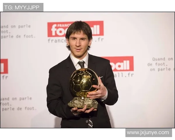 英格兰足球传奇人物回顾揭秘最有名足球明星的辉煌历程与成就 英格兰足球传奇人物回顾揭秘最有名足球明星的辉煌历程与成就