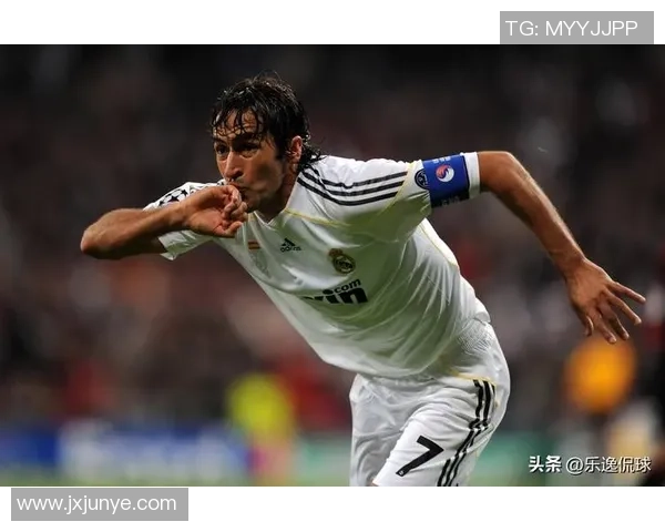 荷兰足球明星绰号背后的故事与传奇时刻揭秘 荷兰足球明星绰号背后的故事与传奇时刻揭秘